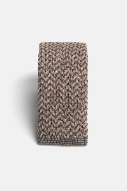 KNITTED TIE WITH ZIG ZAG PATTERN