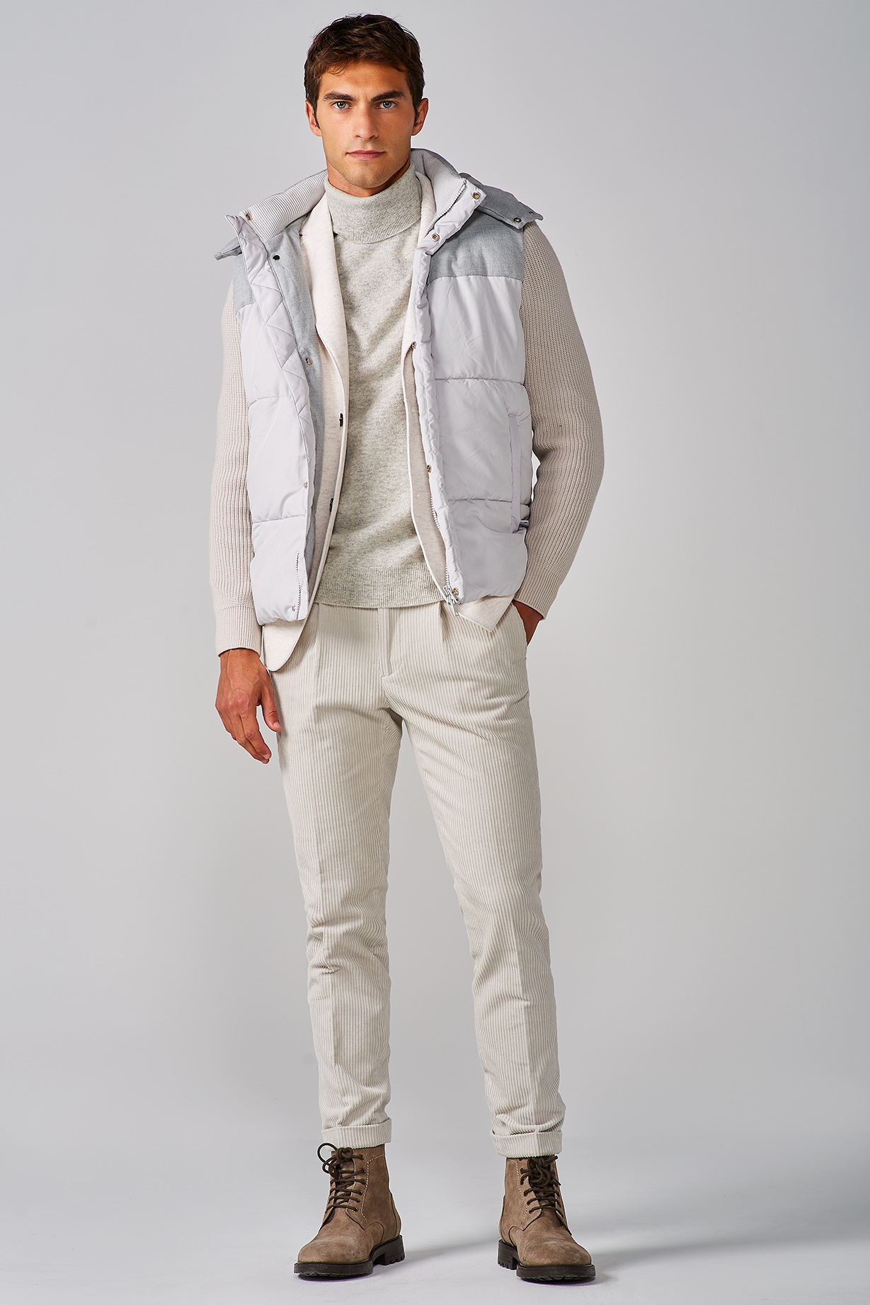 LIGHT BEIGE JACKET WITH KNITTED SLEEVES
