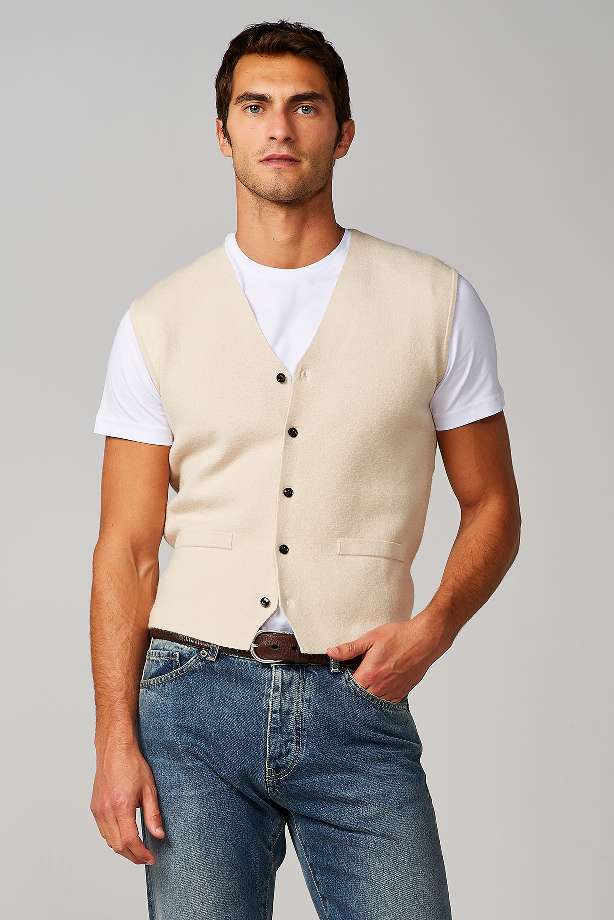 BEIGE KNITTED VEST WITH BUTTONS