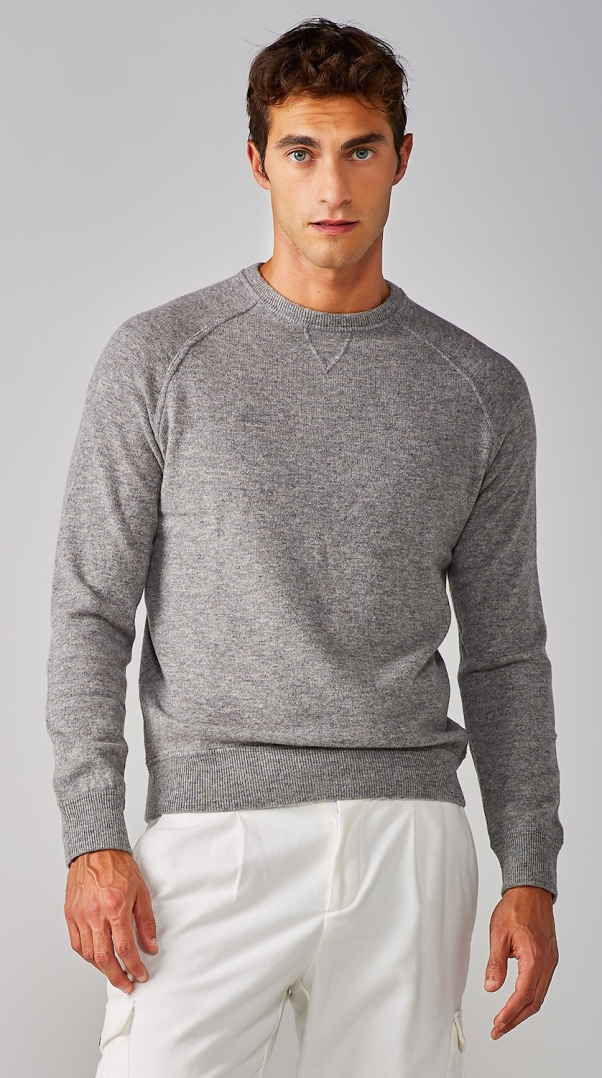 GREY ROUND NECK KNITTED SWEATER WITH TRAINGLE DETAIL